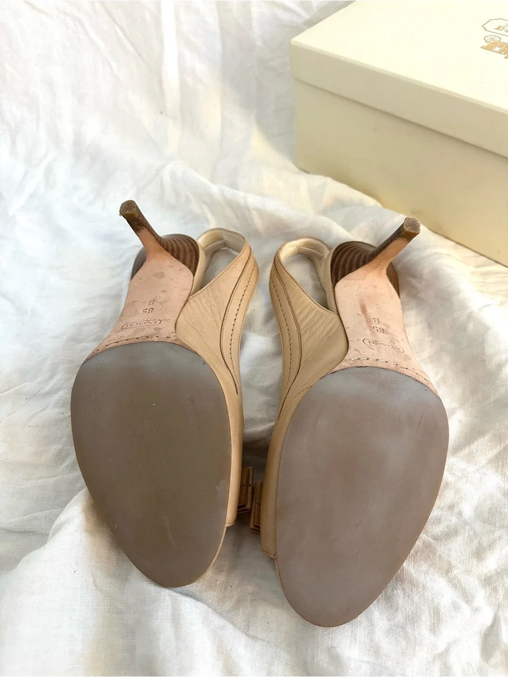 Coach elegant nude